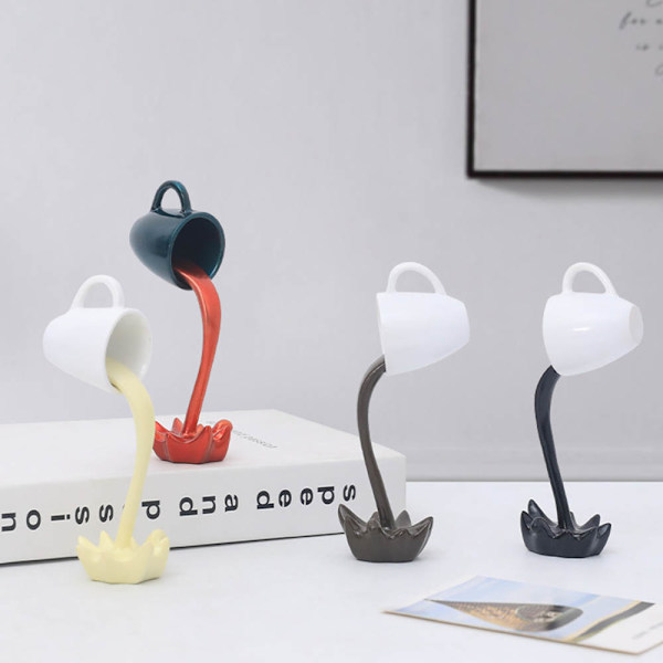Flytande kaffemugg skulptur dekoration överflöd kaffe hälla