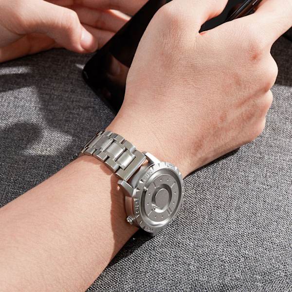 Klockor Magnetisk herrur utan glaskulor. Quartz armbandsur för män med armband i rostfritt stål