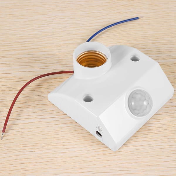 Sokkelbasert IR-lampe med bevegelsessensor
