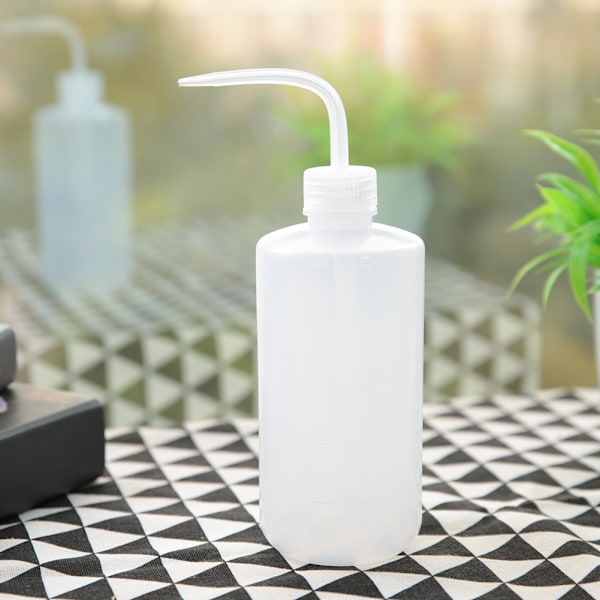 500ml Plastik Vandkande/Flaske til Sukkulenter med Smal Tud og Skalemærker