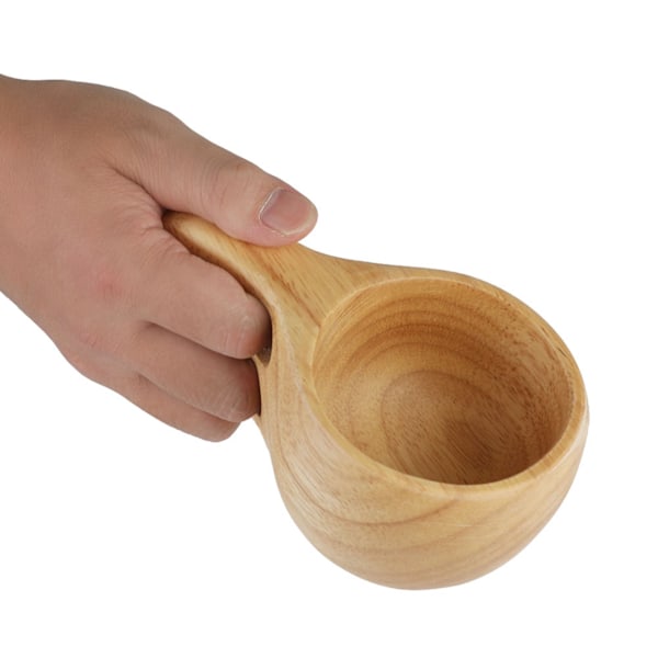 Handgjord Kuksa Camp Cup, Portabel Trämugg med Lädersnodd för Utomhusäventyr, Inspirerad av Nordisk Design och Hantverksskicklighet