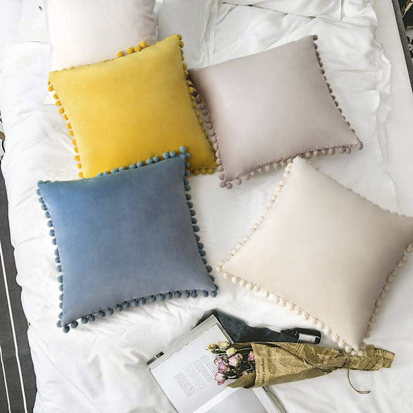 2 kpl Sametinen Tyynynpäällinen Pompom-Koristeella