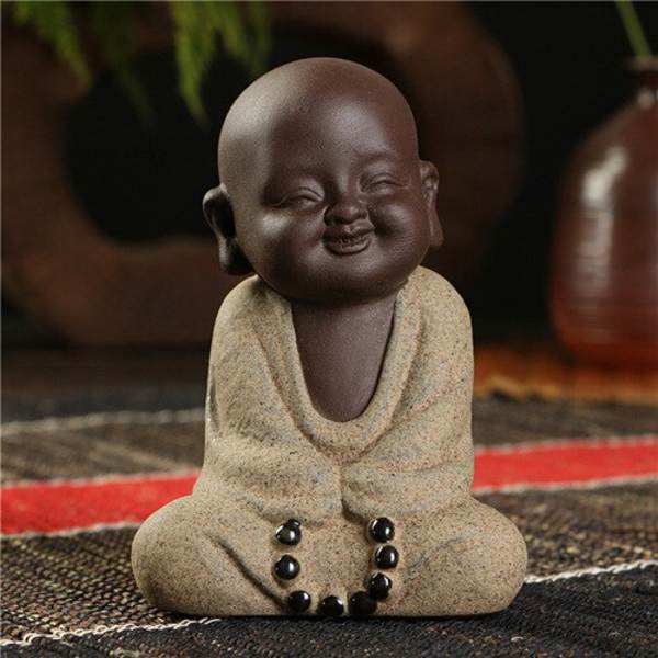 Buddha-statuer, liten munk, sandfarget keramikk, for hjemmet, klubb, geomantisk