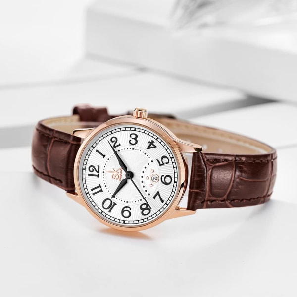 Analog kvartsklocka för kvinnor med läderarmband