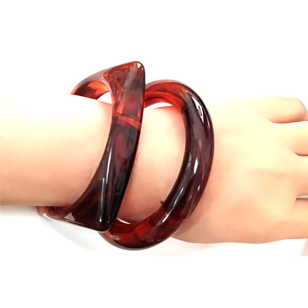 Armband i harts, karamellfärgad, cirkulär