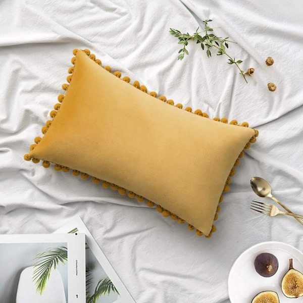 2 kpl Sametinen Tyynynpäällinen Pompom-Koristeella