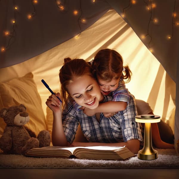Bærbar LED skrivebordslampe med guld touch-sensor, 3 lysstyrke niveauer