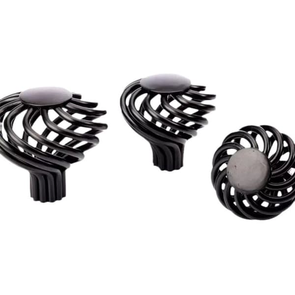 43 mm kierretty pyöreä linnunhäkki nuppi, mattamusta