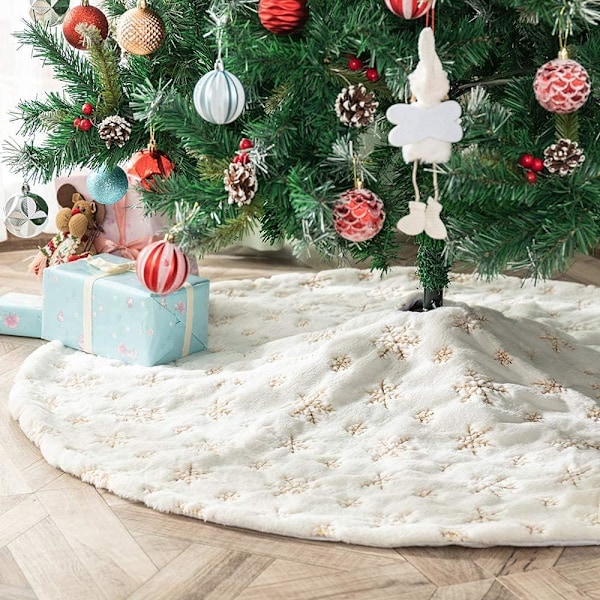 Elegant julgransmatta med gyllene snöflingor, lätt att fästa julgransmatta för din mysiga juldekoration