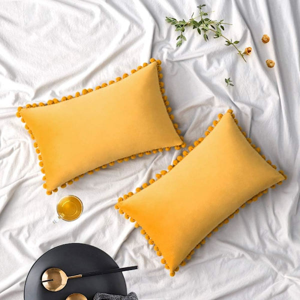 2 kpl Sametinen Tyynynpäällinen Pompom-Koristeella