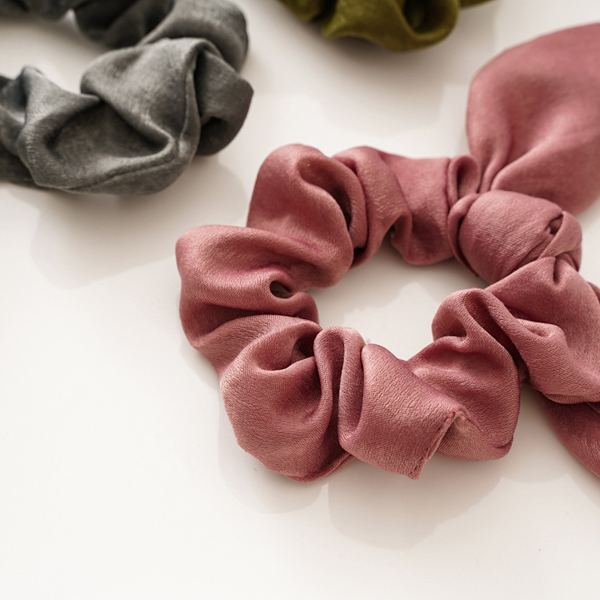 6 st satin scrunchies med kaninöron och rosett - elastiska hårband för kvinnor