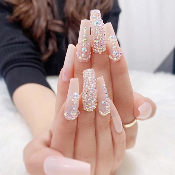 Lyxig fransk press på naglar kista falska naglar långa akryl full täckning strass falska nagelspetsar för kvinnor och flickor 24PCS
