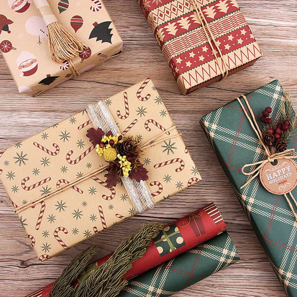 1 set Julklappspapper, vikt papper, med tillbehör, fullt av färgglada julelement för familjer, vänner, barn