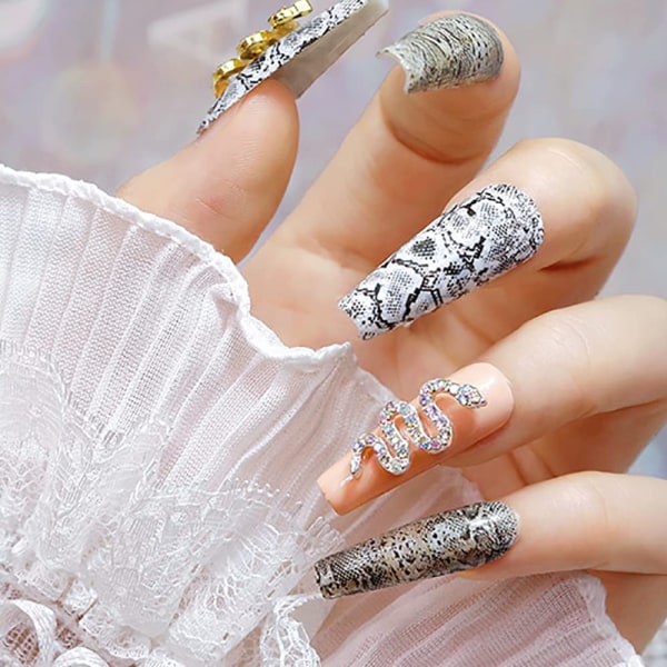 Nagelcharms, för akrylnaglar, strass orm nagelcharms för 3D nagelkonstdekoration