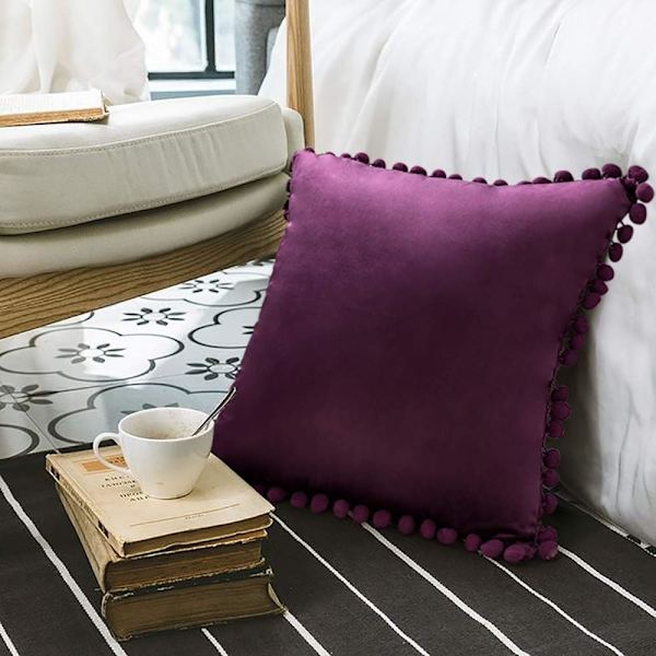 2 kpl Sametinen Tyynynpäällinen Pompom-Koristeella