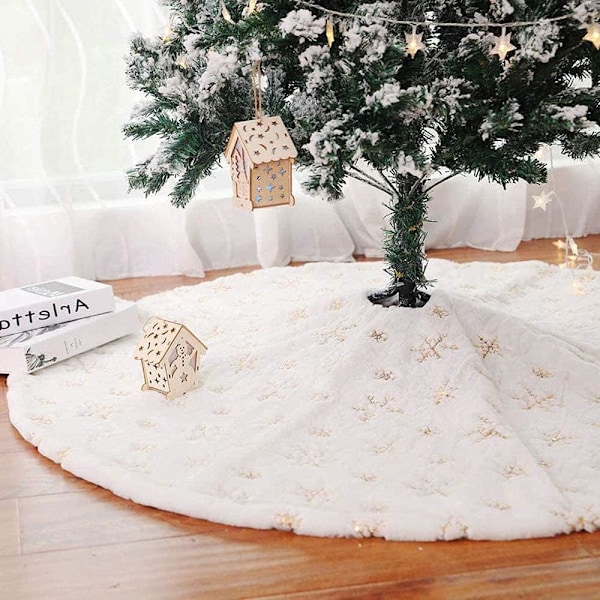 Elegant julgransmatta med gyllene snöflingor, lätt att fästa julgransmatta för din mysiga juldekoration