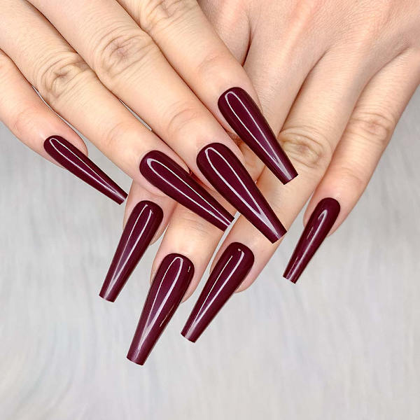 24 stk Vinrød Ren Farve Ballerina Lang Kiste Glansfulde Falske Negle Tryk på Negle Falske Spidser Manicure til Kvinder og Piger
