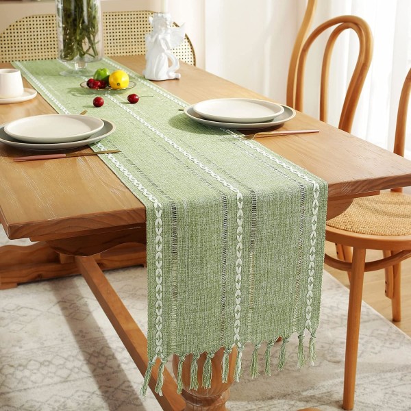 Rustik linneduk i bondgårdsstil, boho-broderad bordslöpare