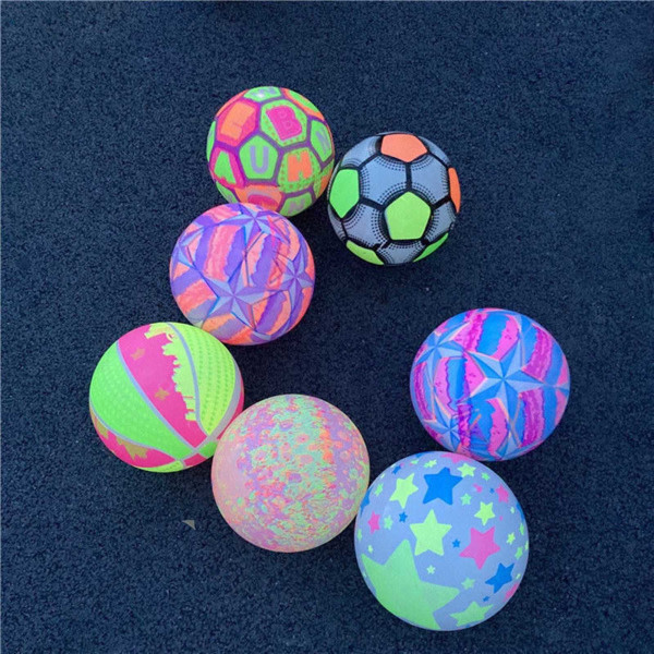 9'' Uppblåsbar LED-boll Blinkande Kick Ball Leksak Sportspel Party Favor Bouncy Ball för barn Föräldrar Utekväll för Pl