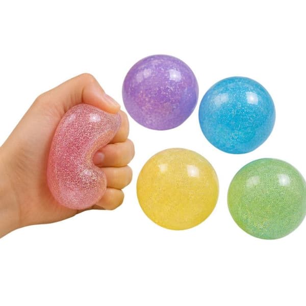 Sæt med 4 Squishy Bolde 7 cm Pailletterede og Farverige – Anti-Stress Bolde til at Klemme, Afslappende Sensoriske Legetøj, Tilfældige Farver