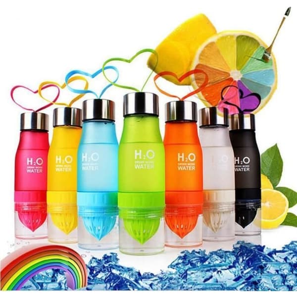 H2O Urheiluvesipullo hedelmäinfuserilla ja infuserilla 650 ml Useita värejä 70 -