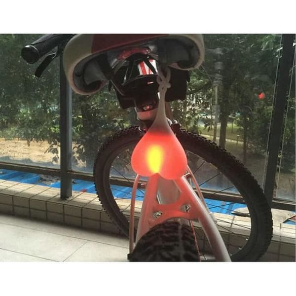 Cykellygte - Natlys Bold Hjerte - Rød - T6 LED - Silikone (bag)