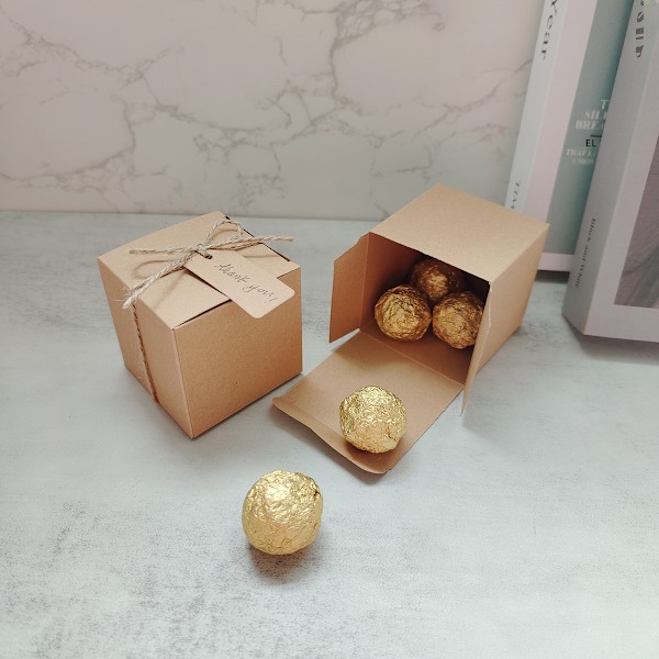 Retro fyrkantig kraftpappersförpackningslåda, godislåda, presentförpackningslåda, 10 stycken Khaki 7x7x7cm
