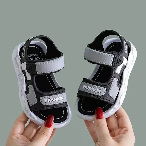 Mjuka halkfria sandaler för pojkar och flickor, moderiktiga skor för småbarn black 23 (insole 15.5 cm)