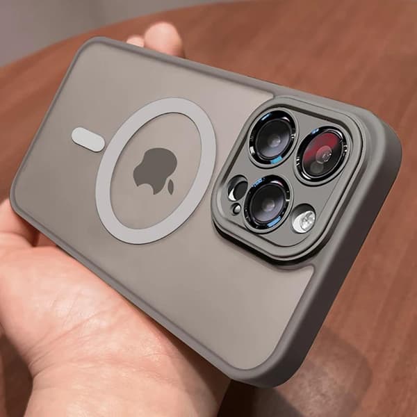 Etui til iPhone 15 Plus Frostet Magnetisk Linsedetalj Oransje Grå