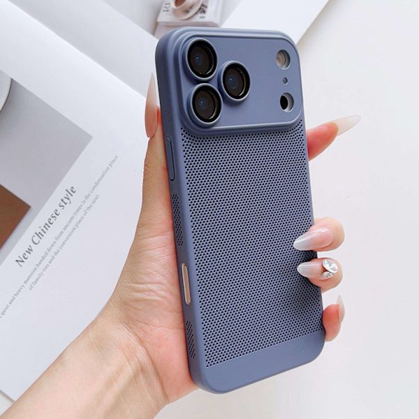 Etui til iPhone 17 Pro Skinnfølelse Linsedetalj Ventilert Lavendelgrå