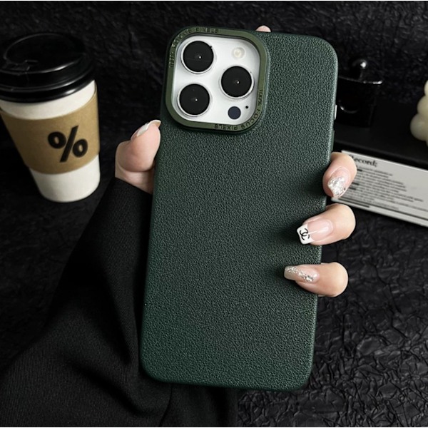 Etui til iPhone 16 Pro Smaragd Frosted hardware Pebbled leather pattern