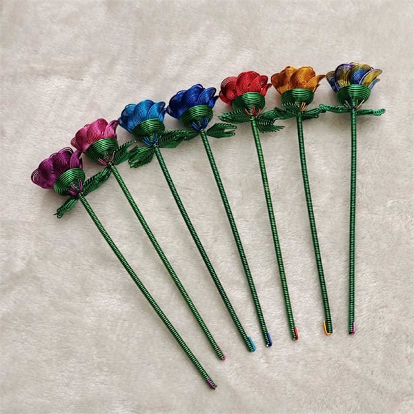 1 stk. Aluminiumstråd Rose Håndværk Ornamenter Håndlavet Vævet Rose Uden Blomstervase Kunstig Blomst Blue/Purple