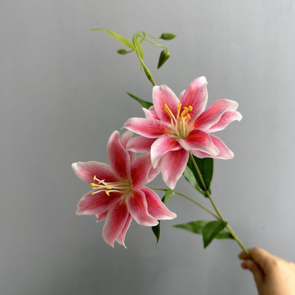 2 Hoveder Dobbelt Lilje Højkvalitets Kunstige Blomster til Boligindretning Fotorekvisitter Double-petaled lily, deep pink