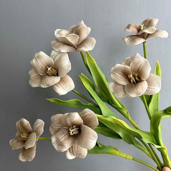 Højkvalitets PU Brun Tulipan Flap Blomst til Bryllupsdekoration i Hjemmet PU open tulip dark brown
