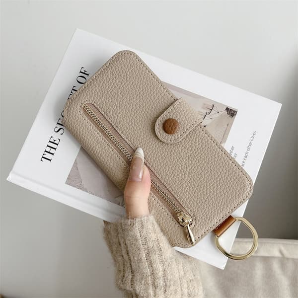 Etui til iPhone 16 Pro Khaki Xiao Qingfeng Flip Håndleddsmaskinvare Ring