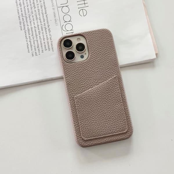 Fodral för iPhone 14plus Rökgrå Pebbled Plånbok med Korthållare klassisk halv pack