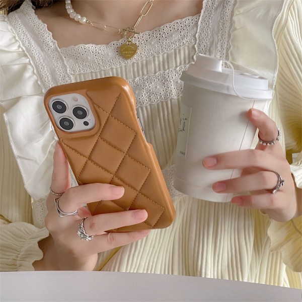 Fodral för iPhone 13 Läder check khaki Enkel diamantmönster lädertextur ins trepack hårt