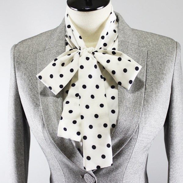 Dame falsk krage Avtakbar halv sløyfe skjorte Business Wear In White background