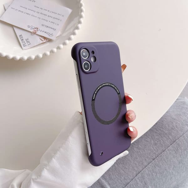 Fodral för iPhone 14 Plus Frostat Magnetiskt Smal Profil Mörklila