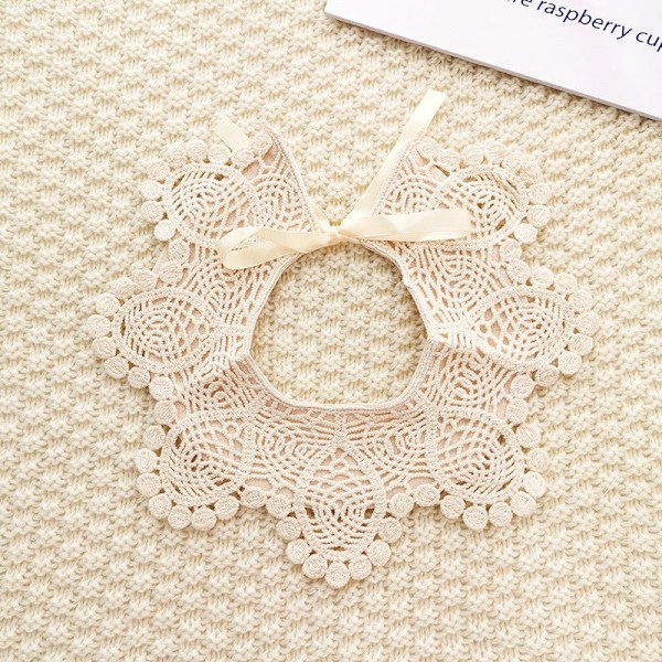 Dame falsk krage Avtakbar halv Blonde Bib Prinsesse Vintage Beige with snowflakes