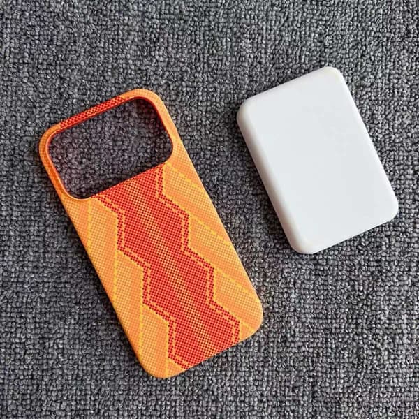 Fodral för iPhone 16 Plus Kolfibertextur Magnetisk Smal Profil Orange Noz36272