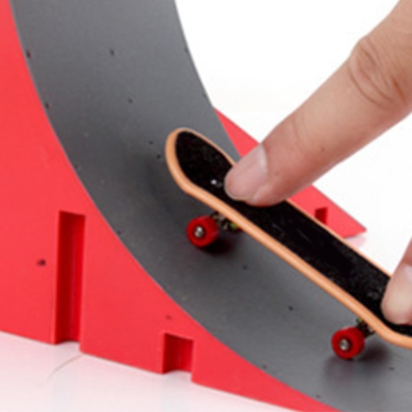 Nya Finger Skate Park Kit Ramp delar med 1 Finger Skateboard, stil C