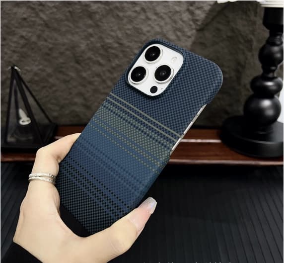 Etui til iPhone 13 Pro Max Kulfibertekstur Magnetisk Slank Profil Blå Noz36213