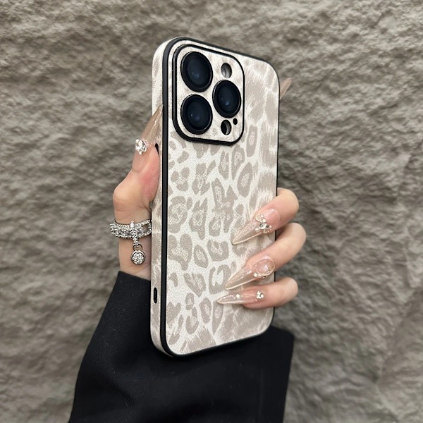 Fodral för iPhone 16Pro Off-white Leopardtryck läder linsskydd