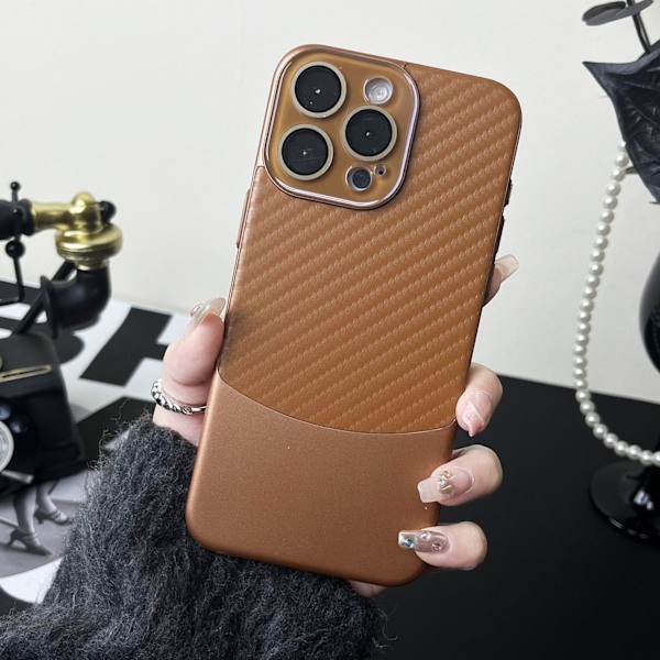 Fodral för iPhone 13pro Nappa läderskal - brun Färgblockerad kolfiberlädermönster kristalllins