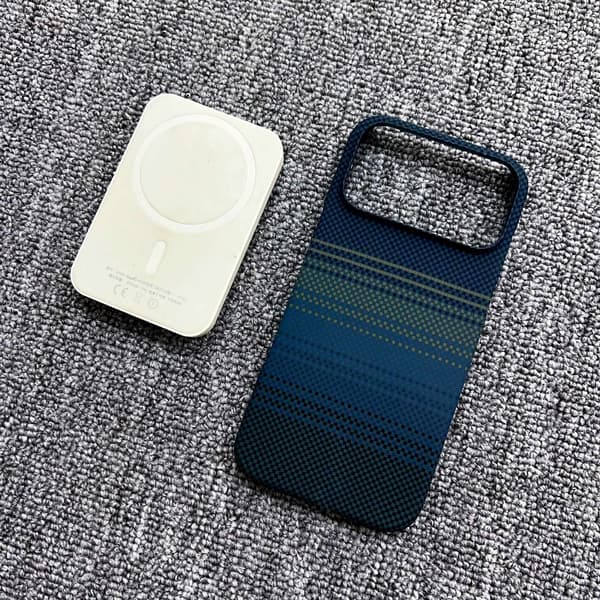 Fodral för iPhone 16 Pro Kolfibertextur Magnetisk Blå Noz33385