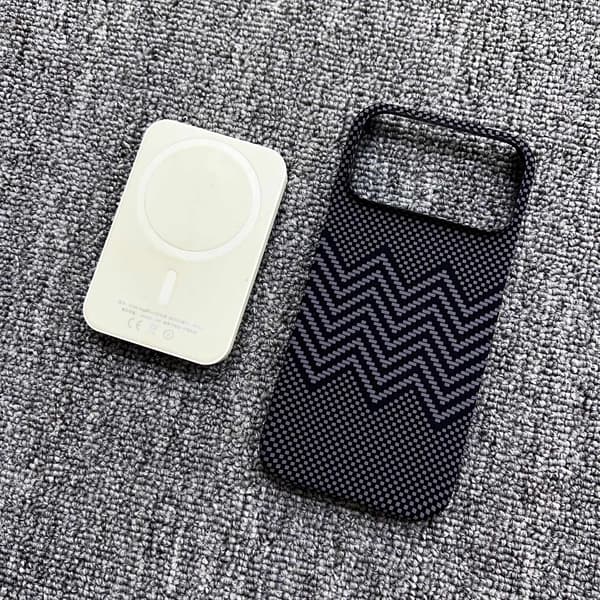 Etui til iPhone 17 Pro Kulfiber Tekstur Magnetisk Sort Noz33510