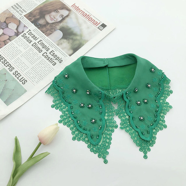 Dame falsk krage Avtakbar halv H-sydd Perlebrodert Green