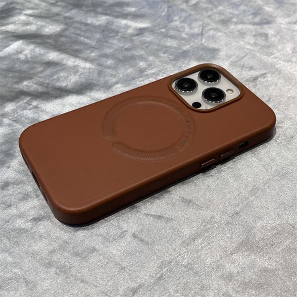 Etui til iPhone 13ro salbrunt magnetisk lær stort hull