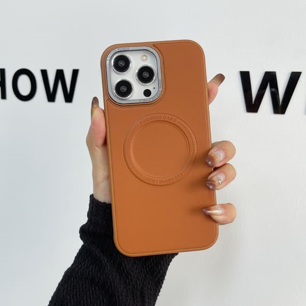 Etui til iPhone 15 PLUS brun klassisk almindeligt læder magnetisk